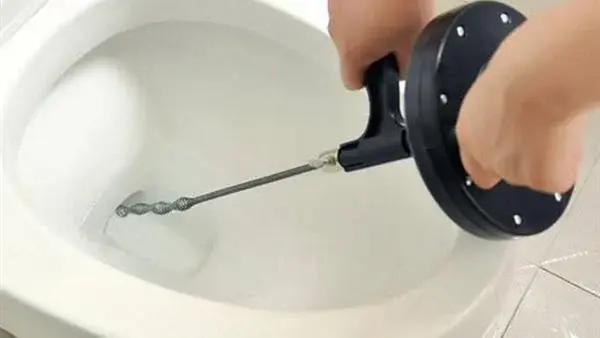 كيفية تسليك المرحاض